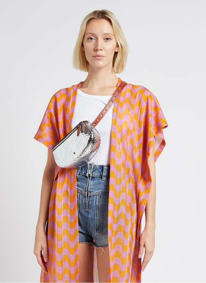 LA LILI - Sac Banane En Cuir Embossé | Argent 4 LA LILI - Sac Banane En Cuir Embossé | Argent – Image 2